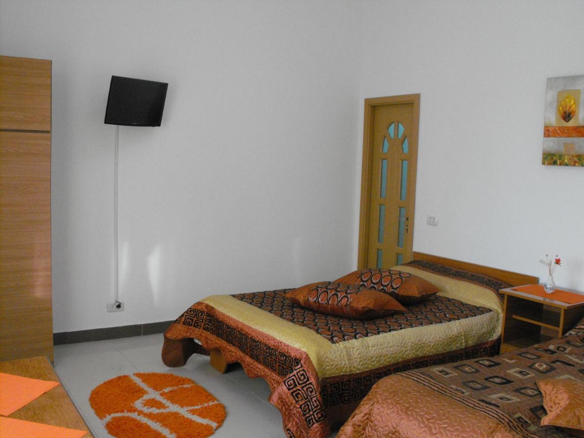 Casa Rustica Apart & Rooms Cimpineanca Bagian luar foto